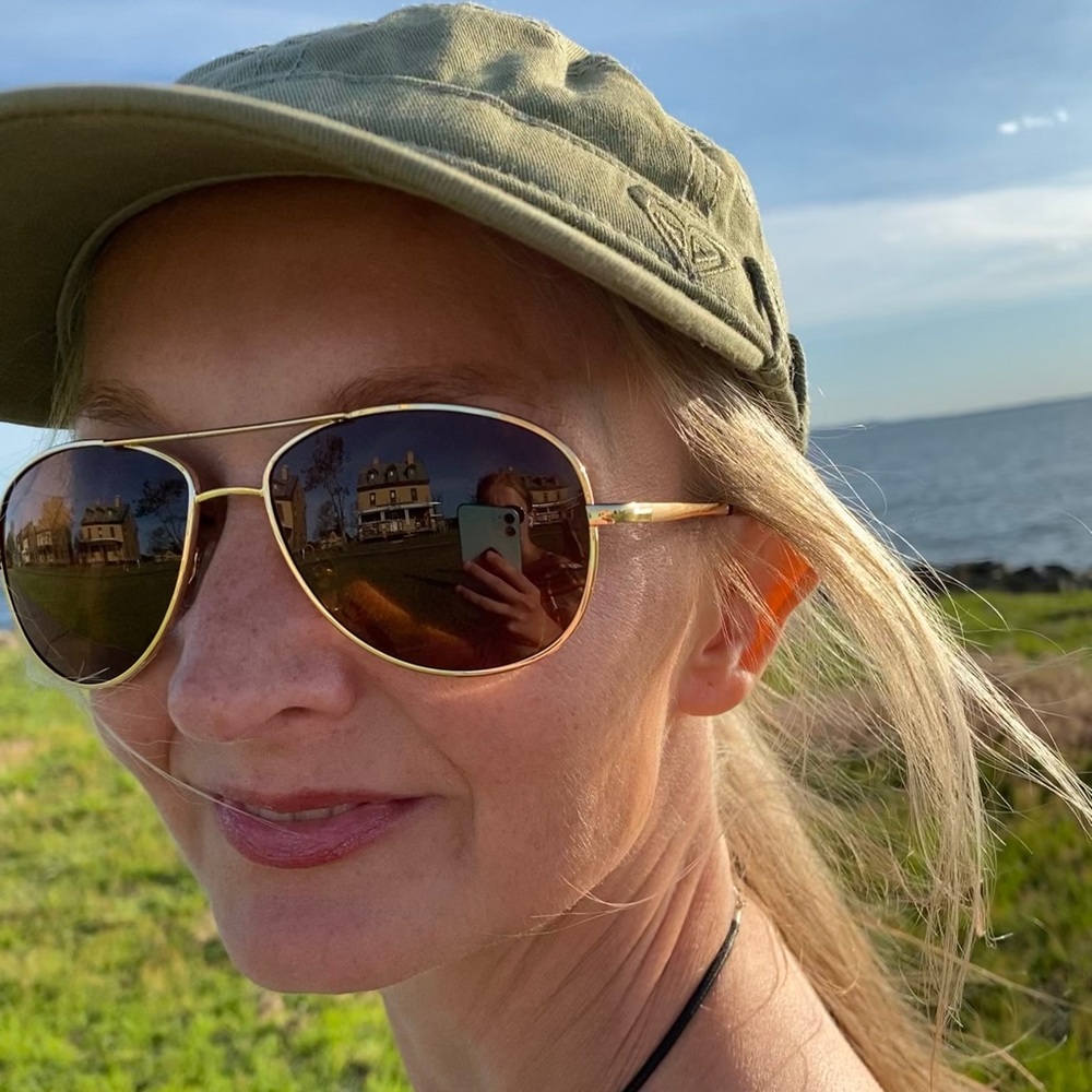 Meet your Posher, Irena